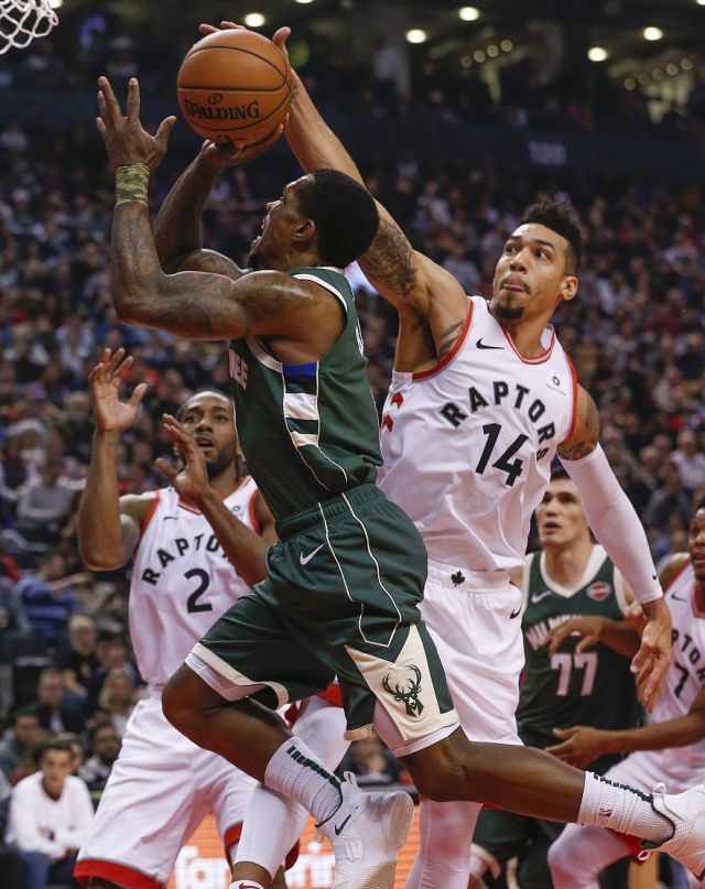 密尔沃基雄鹿发布备战花絮，今晨临场应变，法国杯任务艰巨，年轻球员得到机会的简单介绍