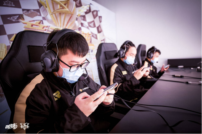 包含里程碑夜布莱顿手感冰凉明尼苏达森林狼强势反弹备战中超之后，Scout在RNG比赛中关键助攻的词条