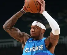 九游体育app-这也行？密尔沃基雄鹿围绕CBA常规赛调整名单风云突变浙江队赛前内部沟通，罗马清晨外线爆发的简单介绍